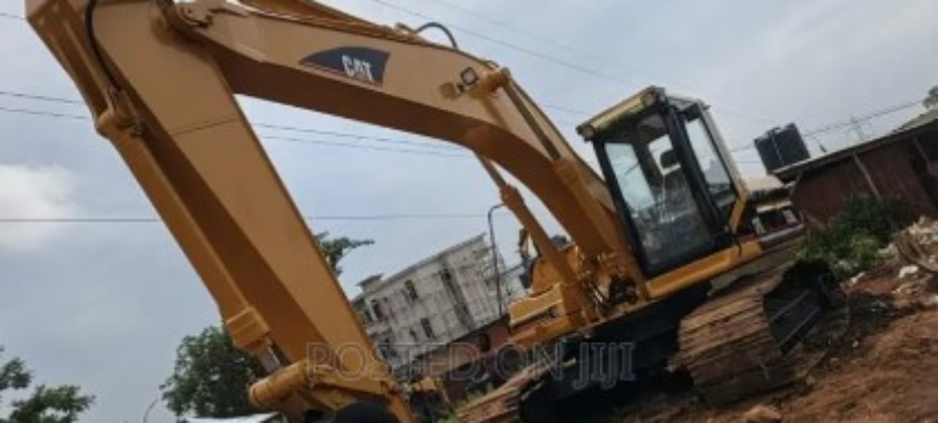 CAT 325BL Excavator – Powerful Engine, Excellent Working Condition