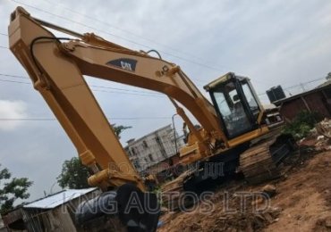 CAT 325BL Excavator – Powerful Engine, Excellent Working Condition