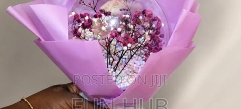 Sunshine Blossom Acrylic Bubble Baby’S Breath Bouquet