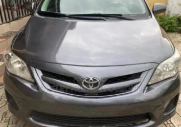 Toyota Corolla 2012 Black – Super Clean, First Body, Accident-Free