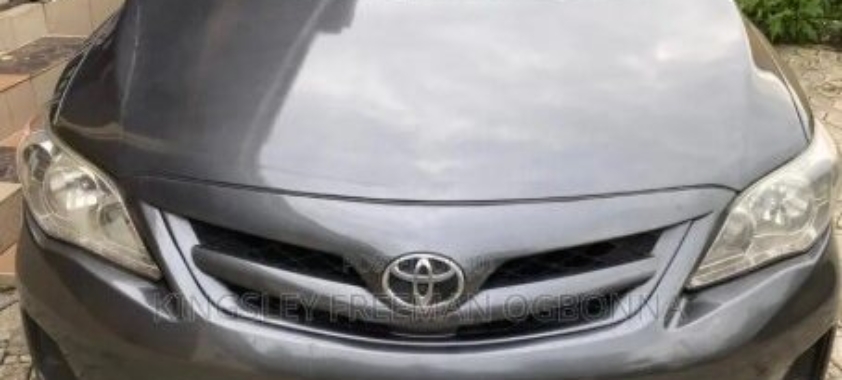 Toyota Corolla 2012 Black – Super Clean, First Body, Accident-Free