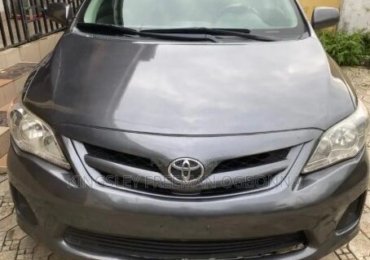 Toyota Corolla 2012 Black – Super Clean, First Body, Accident-Free