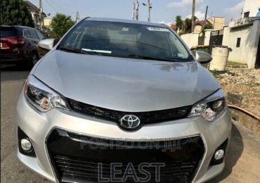 Toyota Corolla S Plus 4dr Sedan (1.8L 4cyl 6M) 2014 Silver