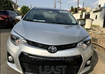Toyota Corolla S Plus 4dr Sedan (1.8L 4cyl 6M) 2014 Silver