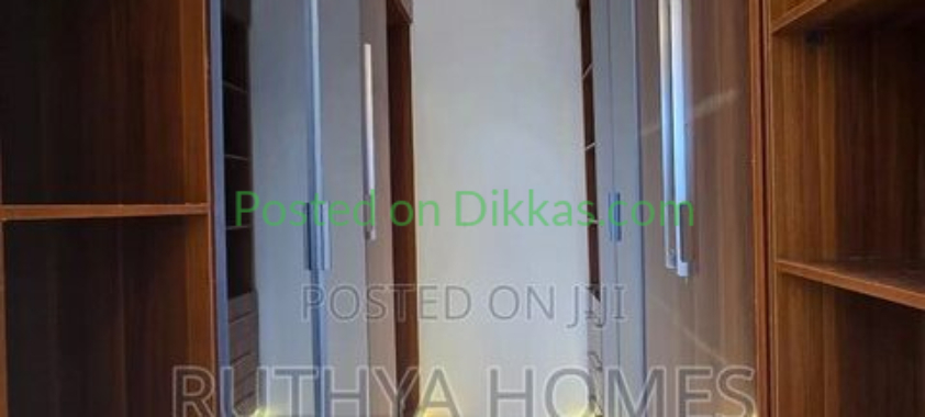 5bdrm Duplex in Bourdillon for sale
