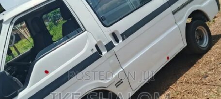 Mazda Bongo 2010