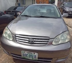 Toyota Corolla LE 2004 Gray